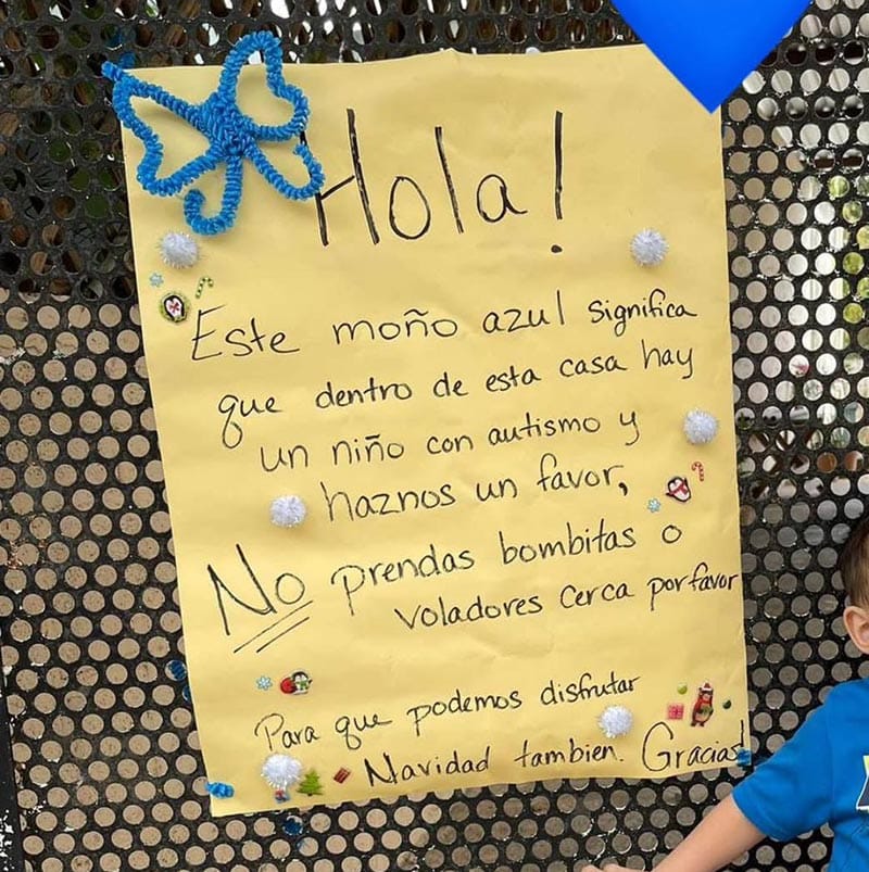 ¡CUELGAN LOS MOÑOS AZULES!