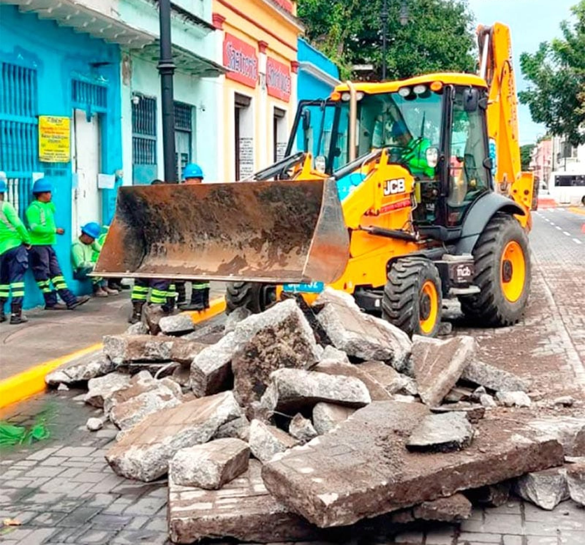 ¡HUNDIMIENTO EN EL CENTRO!