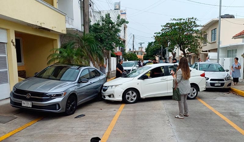 ¡CARAMBOLITA EN EL FRACCIONAMIENTO REFORMA!