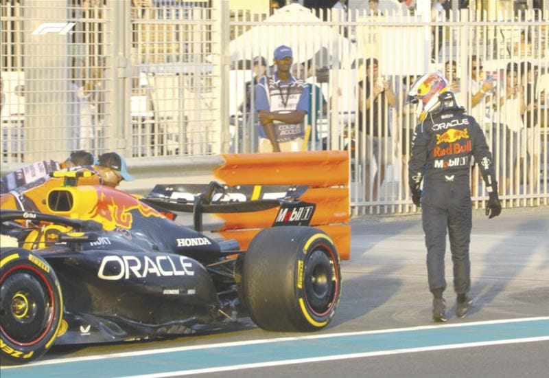 ¡ABANDONA CHECO EN VUELTA 2 Y CIERRA TEMPORADA DE PESADILLA!