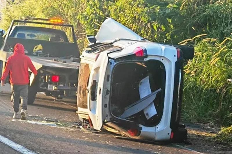 ¡FATAL VOLCADURA EN EL LENCERO!