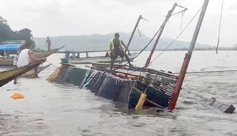 ¡ACCIDENTE CON FERRY EN EL CONGO DEJA 38 MUERTOS!