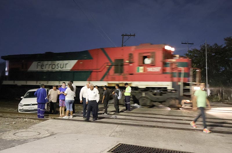 ¡SE LO LLEVO EL TREN! - EN LA AVENIDA GUADALUPE VICTORIA Y YAÑEZ