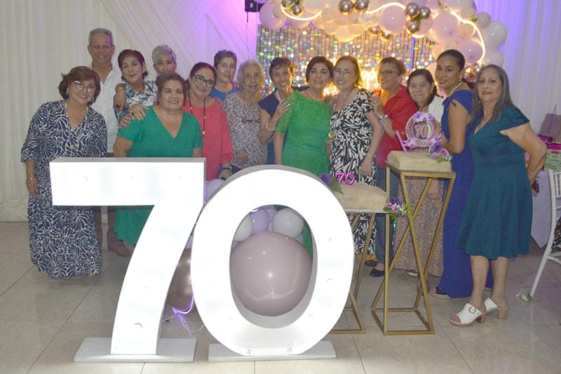 BLANCA CUMPLE 70