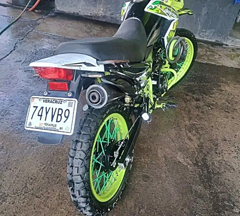 ¡ROBAN MOTO A JOVEN MUJER EN EL INFONAVIT BUENAVISTA!