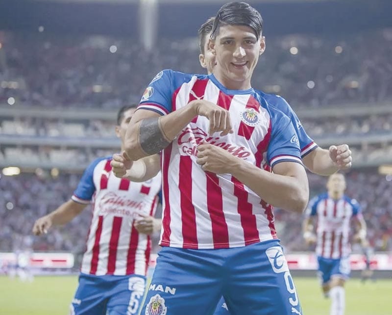 ¡CHIVAS LE DA LA BIENVENIDA A ALAN PULIDO!