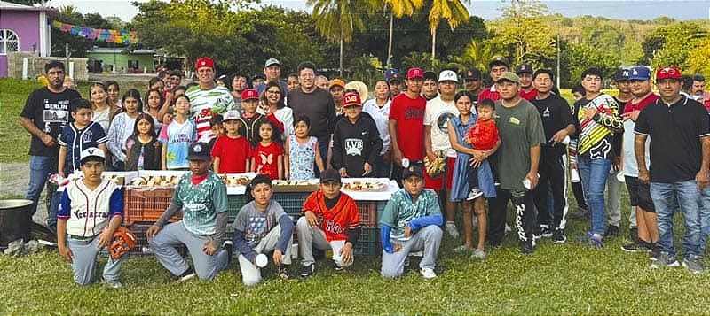 ¡NACE ESCUELITA DE BÉISBOL EN SANTA LUCIA!