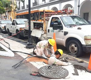 ¡METEN CABLES NUEVOS PARA QUE NO HAYA APAGONES!