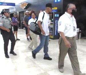 ¡Migrante hondureño asegurado en el Aeropuerto!