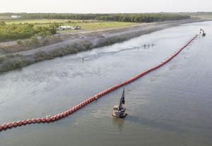 ¡Casi el 80% de barrera de boyas de Texas está en el lado mexicano!