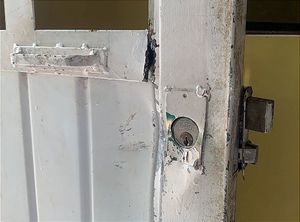 ¡ENTRARON POR LA FUERZA A UNA VIVIENDA EN ACAYUCAN!