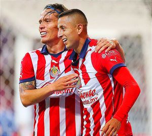 ¡CHIVAS NO AFLOJA Y SIGUE EN LA CIMA!