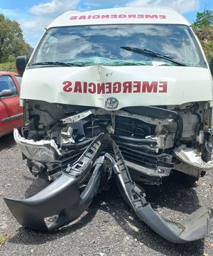 ¡DESTROZÓ AMBULANCIA POR MANEJAR EBRIO Y SE NIEGA A PAGAR LOS DAÑOS!