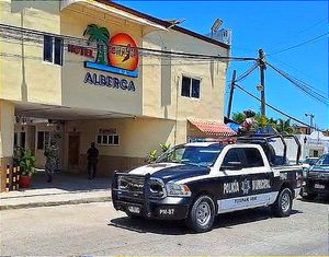 ¡INTEGRANTE DEL GRUPO PALOMO FUE ENCONTRADO EN UN MOTEL CON JOVEN MUJER! -Andaba de Parranda y No Aviso