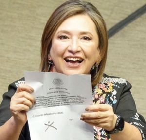 ¡Frena juez, por tiempo indefinido, ataques de AMLO a Xóchitl!