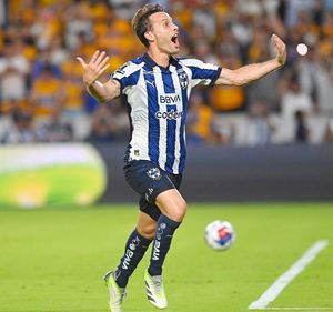 PESIMO ARBITRAJE Y RAYADOS VENCE A TIGRES