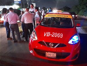 ¡MADRE E HIJA ATROPELLADAS POR TAXISTA!