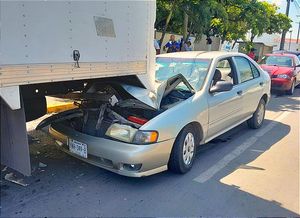 ¡NIÑA DE SIETE AÑOS LESIONADA EN APARATOSO CHOQUE! -En la colonia Francisco Villa