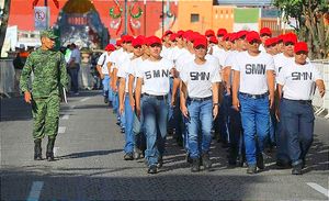 ¡DE PISA Y CORRE! -El desfile Duró sólo 35 Minutos