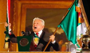 ¡PENÚLTIMO GRITO DE AMLO! -Legislativo y Judicial no fueron invitados