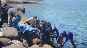 ¡LOCALIZAN CADÁVER FLOTANDO EN PLAYA REGATAS! -Vieron el cuerpo a la altura de Plaza del Migrante