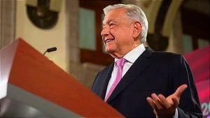 ¡"ZAFO", DICE AMLO! -Sobre iniciativa para que Expresidentes sean Senadores