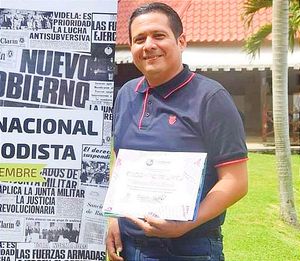 ¡ZARANDEAN A PERIODISTA! -Le Exigieron que Borrara Todas las Fotografías que Había Tomado de la Movilización