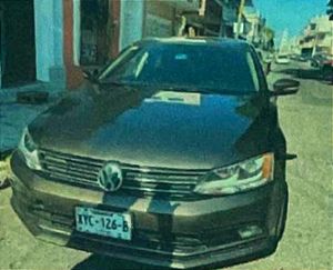 ¡DENUNCIAN A OSMAR POR VENDER UN AUTO CHUECO!