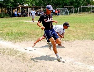 ¡MESEROS ESTRENA UNIFORME Y GANA GRAN JUEGO DE PELOTA! -Playero en la colonia Cuauhtémoc