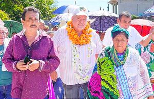 ¡QUE SON CUATES! -*Huerta con Claudia, *Fundaron Morena