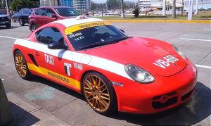 ¡EL TAXI PORSCHE! -Causa Revuelo