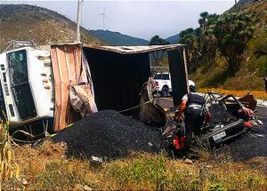 ¡MUERE APLASTADO POR 20 TONELADAS DE ASFALTO!