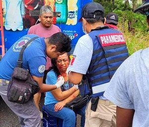 ¡SACEDORTE HERIDO EN VOLCADURA! -Un Diacono y una mujer también resultaron heridos