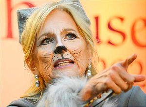 ¡ASÍ SE DISFRAZÓ LA PRIMERA DAMA JILL BIDEN! -Para celebrar Halloween