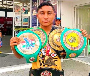 ¡DEBUTARÁ "EXPLOSIVO" ELVIRA! -En Boxeo Profesional *Es el orgullo de Medellín de Bravo