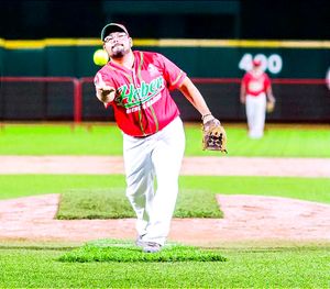 ¡ARRANCAN LAS FINAL EN EL SOFTBOL DEL ÁGUILA! -Esta noche en el "Beto Avila"