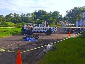 ¡JOVENCITO DE 16 AÑOS SE MATA POR UN BACHE!