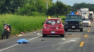 UNA CAMIONETA EMBISTE A UNA PAREJA DE MOTOCICLISTAS ¡UN MUERTO Y DOS LESIONADOS EN LA CARRETERA DE TIERRA BLANCA!