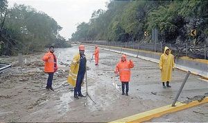 NI POR TIERRA NI POR AIRE... ¡SUSPENDIDOS LOS VUELOS A ACAPULCO!