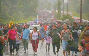 ¡SALEN 5 MIL MIGRANTES DE CHIAPAS RUMBO A LA FRONTERA NORTE DE MÉXICO! -No se había registrado una caravana tan grande desde junio de 2022