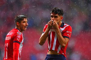 RESURGE CHIVAS CON GOLEADA A ATLAS EN EL CLÁSICO TAPATÍO