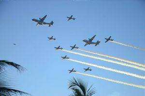 ¡ ...PARA SERVIR A MÉXICO! -EN CIELO... MAR... Y TIERRA