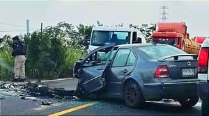 ¡UN MUERTO Y 4 POLICÍAS HERIDOS EN ENCONTRONAZO! -Tragedia en la Carretera Costera del Golfo