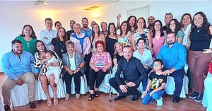 REUNIDO CON FAMILIARES FAMILIARES