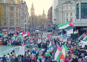 ¡MILES MARCHAN EN LONDRES Y EXIGEN CESE DEL FUEGO PERMANENTE EN GAZA!