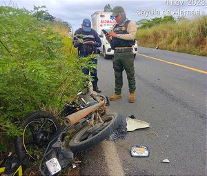 ¡TRACTOCAMIÓN EMBISTE Y MATA A MOTOCICLISTA! -En la Carretera de Juan Rodríguez Clara