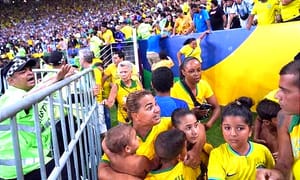 ¡ARGENTINA LE PEGA A BRASIL EN EL MARACANÁ! -Y se Desata la Violencia Innecesaria en las Tribunas