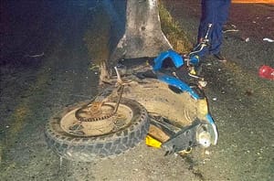 ¡SE DAN UN TRANCAZO MOTOCICLISTA Y TAXI! -El Choque se dio a la Altura de El Guasimal