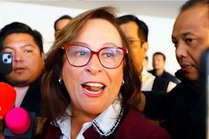 ¡"COORDINADORA, COORDINADORA"! ES EL GRITO A ROCÍO NAHLE ANTES DE RUEDA DE PRENSA CON SHEINBAUM ...-Y HUERTA FELICITA ..."AL PUEBLO DE VERACRUZ"