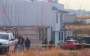 ¡HALLAN A FAMILIA ASESINADA EN LOS LÍMITES DE PUEBLA Y TLAXCALA! -*EL FISCAL INDICÓ QUE HASTA AHORA SE TIENEN DATOS DE QUE ESTA FAMILIA EJECUTADA SE DEDICABA A LA VENTA DE CALZADO